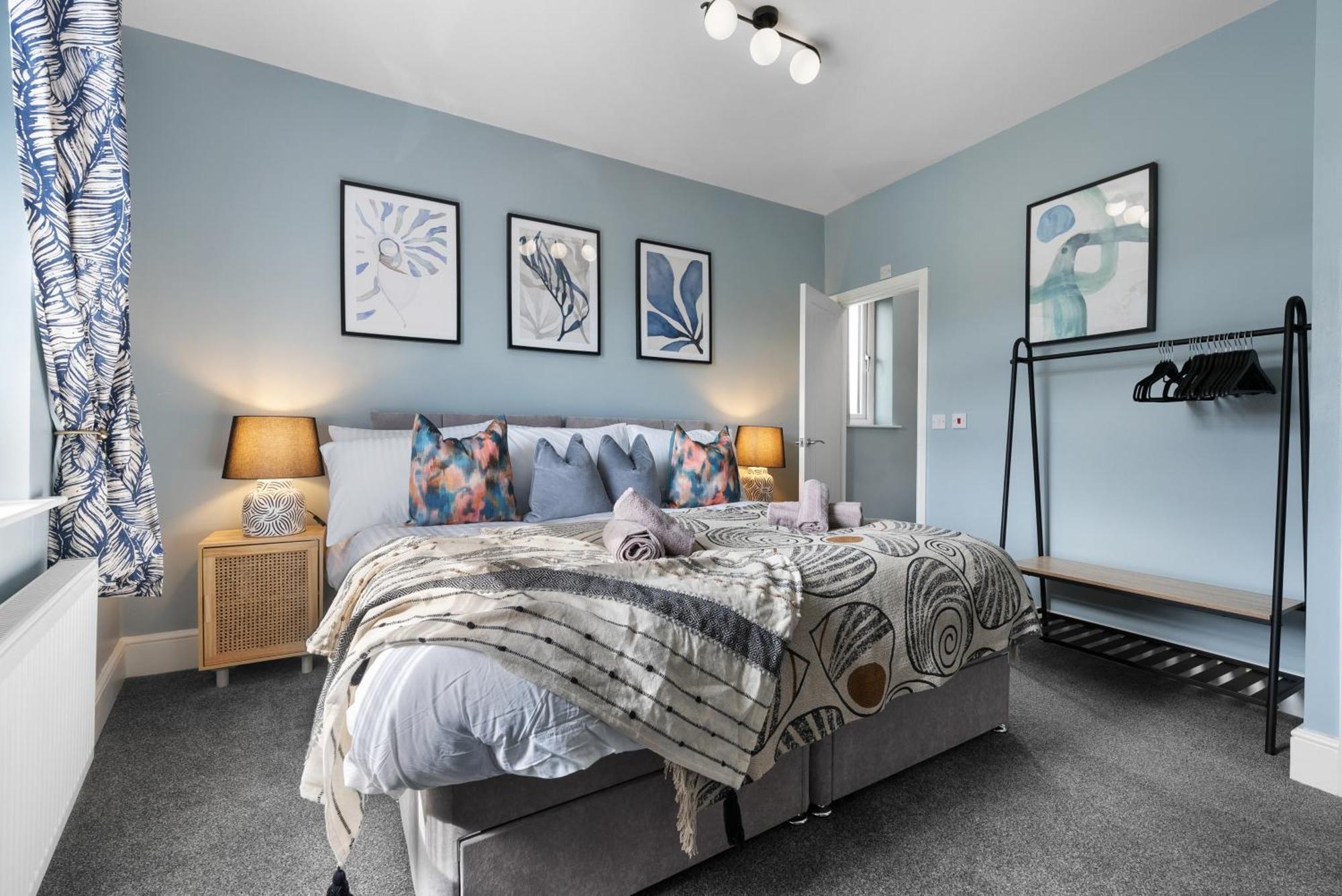 4-Bedroom Stunning Luxe, Spacious & Stylish Design House Bolton, Sleeps 11, With Parking Central Bolton, Links To Manchester, Pet-Friendly, Best For Groups! Work Contractors And Summer Special Offer! - By Blue Puffin Stays Farnworth Dış mekan fotoğraf